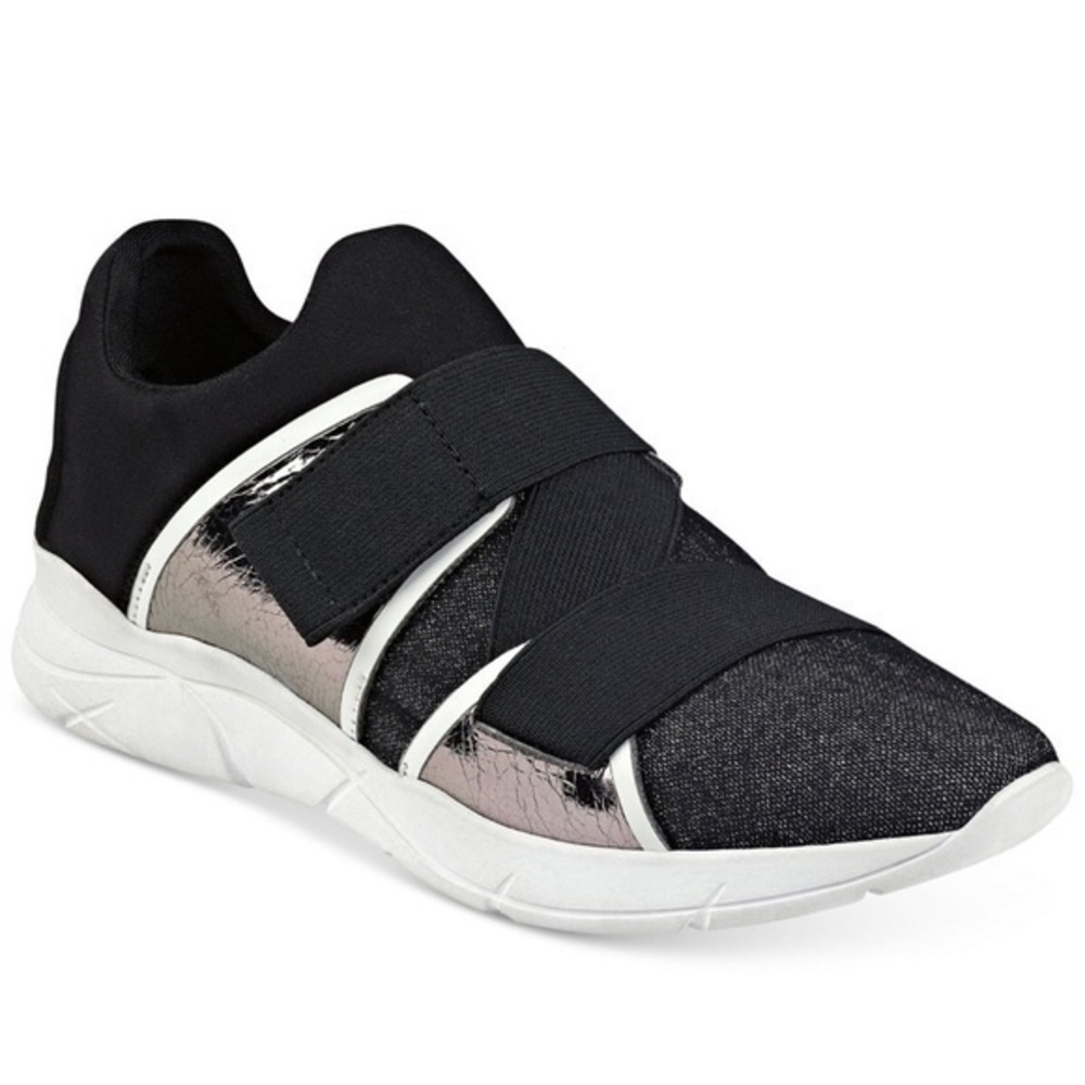 🆕Guess sneaker black/pewter.